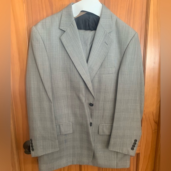 Evan Piccone Gray Suit - Picture 1 of 3